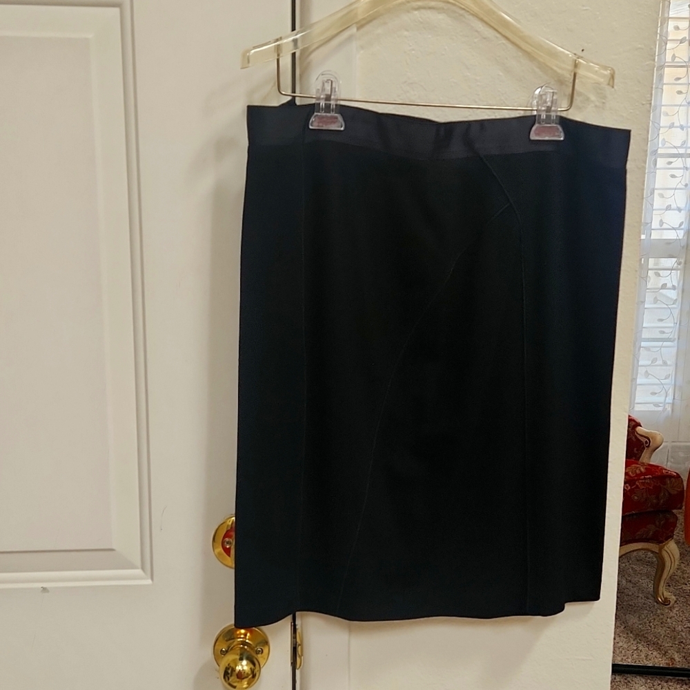 Willi Smith size 10 black skirt